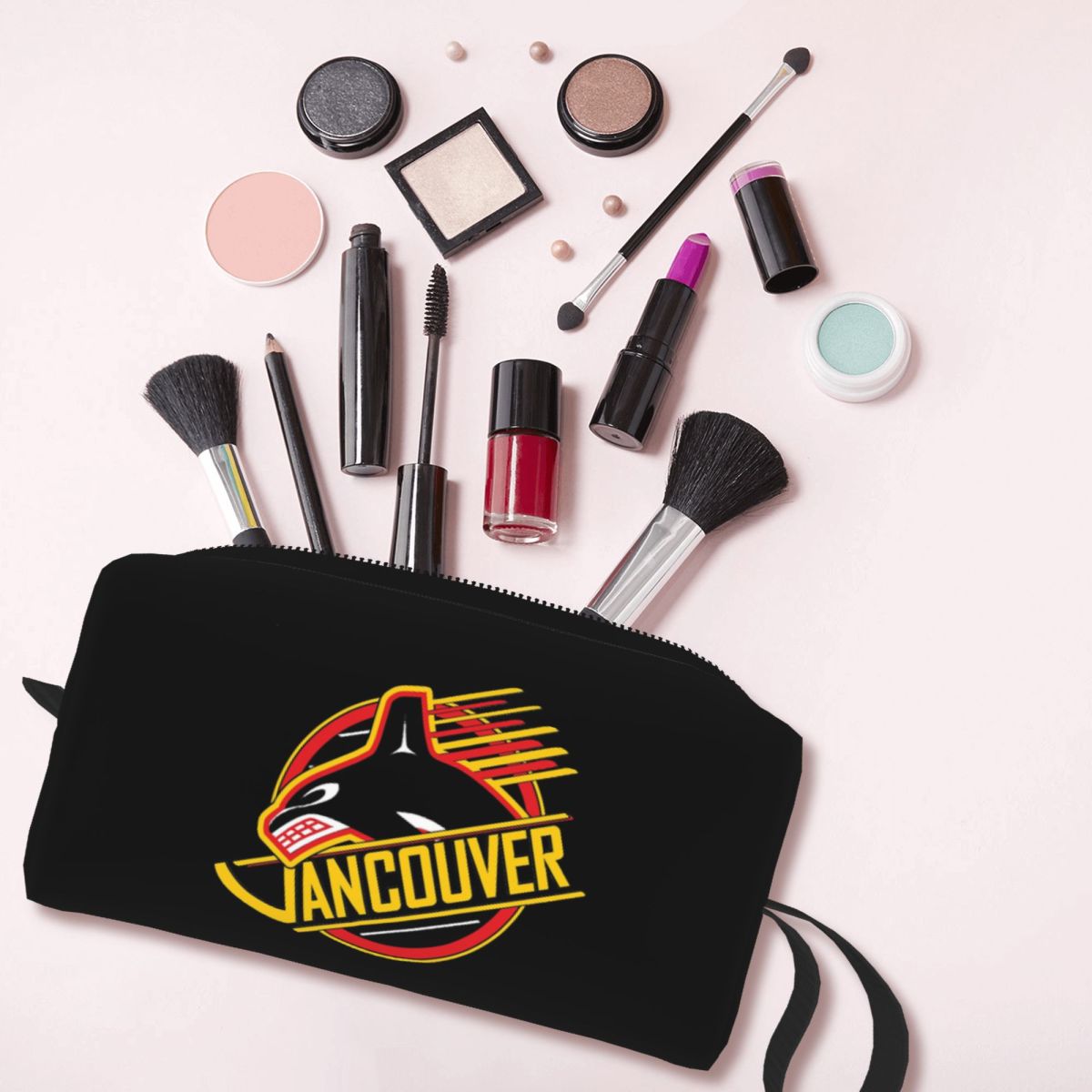 Rare Vancouver Hockey Canucks  - Rare Beauty Makeup Kit recension och pris
