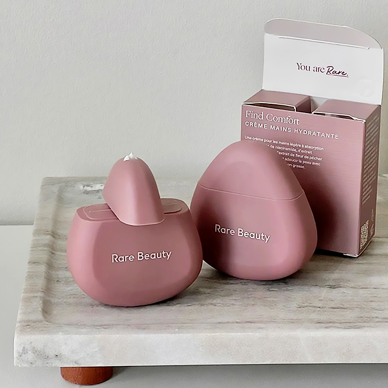 Hot Rare Beauty Comfort Niacin - Rare Beauty Makeup Kit recension och pris